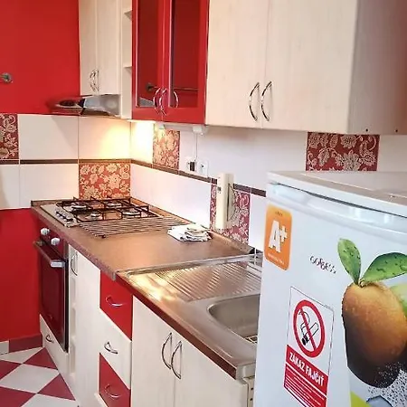 Wolf Luxusne S Plnou Vybavou S Bezplatnym Parkovanim Smart Tv A Optickym Internetom Priamo V Povazskej Bystrici Ticha Lokalita S Vsade Blizko Vhodne Pre Jednotlivcov Rodiny Pracovne Cesty Turistiku Aj Oddych Plne Vybavena Kuchyna * Považská Bystrica