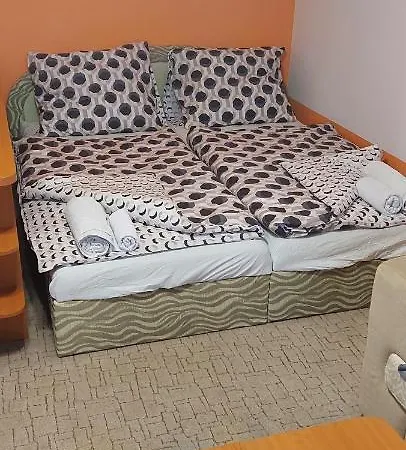 Wolf Luxusne S Plnou Vybavou S Bezplatnym Parkovanim Smart Tv A Optickym Internetom Priamo V Povazskej Bystrici Ticha Lokalita S Vsade Blizko Vhodne Pre Jednotlivcov Rodiny Pracovne Cesty Turistiku Aj Oddych Plne Vybavena Kuchyna * Považská Bystrica