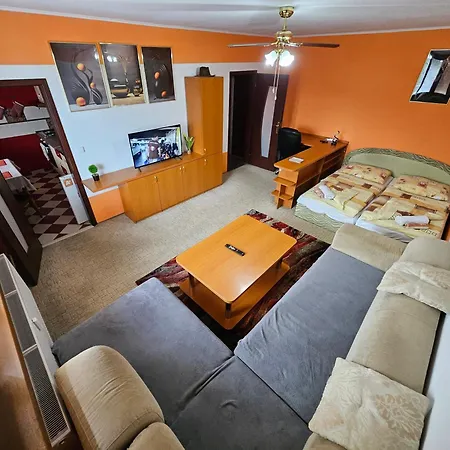 Apartman Wolf Luxusne S Plnou Vybavou S Bezplatnym Parkovanim Smart Tv A Optickym Internetom Priamo V Povazskej Bystrici Ticha Lokalita S Vsade Blizko Vhodne Pre Jednotlivcov Rodiny Pracovne Cesty Turistiku Aj Oddych Plne Vybavena Kuchyna *