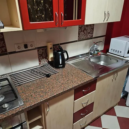 Wolf Luxusne S Plnou Vybavou S Bezplatnym Parkovanim Smart Tv A Optickym Internetom Priamo V Povazskej Bystrici Ticha Lokalita S Vsade Blizko Vhodne Pre Jednotlivcov Rodiny Pracovne Cesty Turistiku Aj Oddych Plne Vybavena Kuchyna * Považská Bystrica