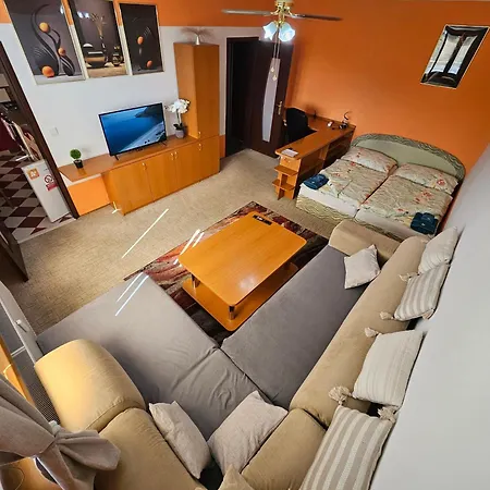 Wolf Luxusne S Plnou Vybavou S Bezplatnym Parkovanim Smart Tv A Optickym Internetom Priamo V Povazskej Bystrici Ticha Lokalita S Vsade Blizko Vhodne Pre Jednotlivcov Rodiny Pracovne Cesty Turistiku Aj Oddych Plne Vybavena Kuchyna Apartman