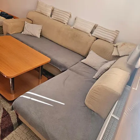 Apartman Wolf Luxusne S Plnou Vybavou S Bezplatnym Parkovanim Smart Tv A Optickym Internetom Priamo V Povazskej Bystrici Ticha Lokalita S Vsade Blizko Vhodne Pre Jednotlivcov Rodiny Pracovne Cesty Turistiku Aj Oddych Plne Vybavena Kuchyna Považská Bystrica