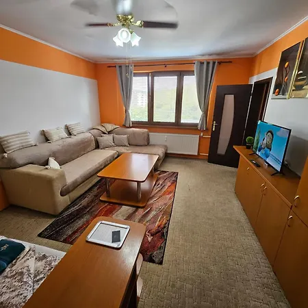 Wolf Luxusne S Plnou Vybavou S Bezplatnym Parkovanim Smart Tv A Optickym Internetom Priamo V Povazskej Bystrici Ticha Lokalita S Vsade Blizko Vhodne Pre Jednotlivcov Rodiny Pracovne Cesty Turistiku Aj Oddych Plne Vybavena Kuchyna *