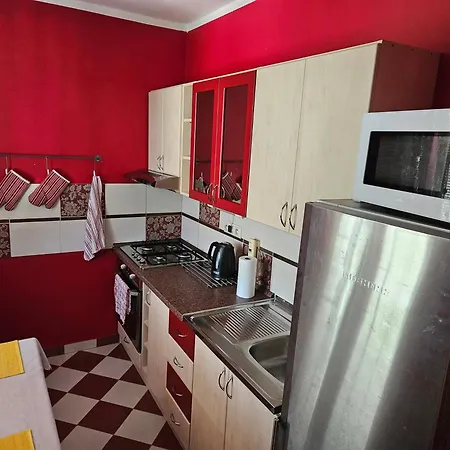 Wolf Luxusne S Plnou Vybavou S Bezplatnym Parkovanim Smart Tv A Optickym Internetom Priamo V Povazskej Bystrici Ticha Lokalita S Vsade Blizko Vhodne Pre Jednotlivcov Rodiny Pracovne Cesty Turistiku Aj Oddych Plne Vybavena Kuchyna Považská Bystrica